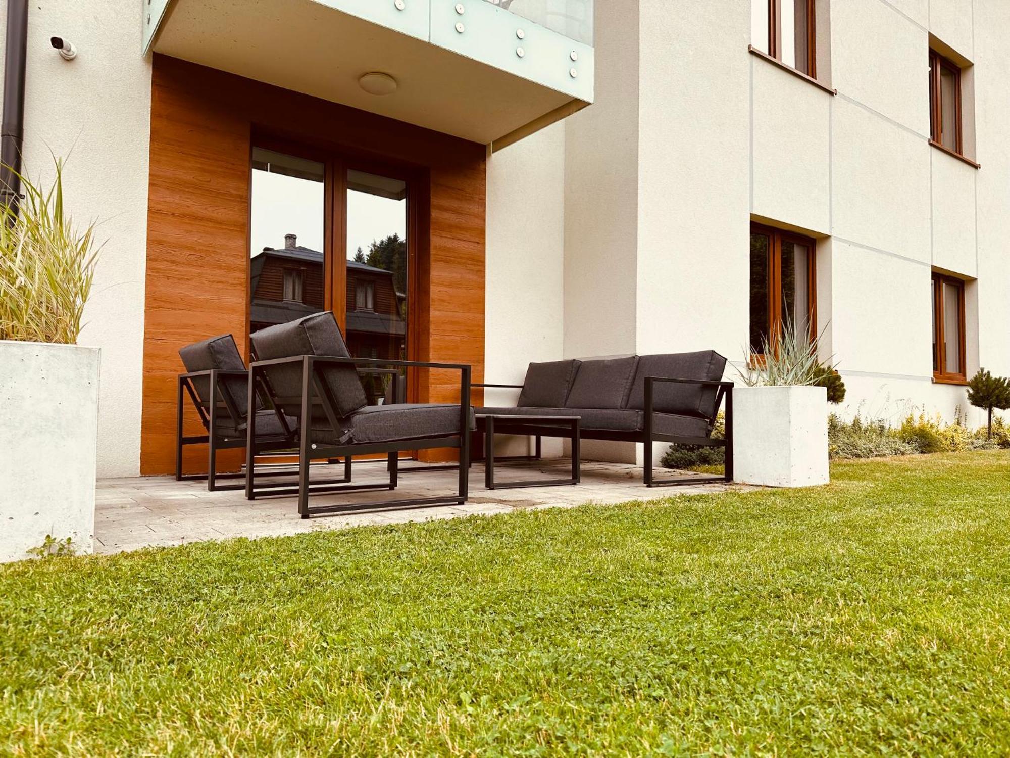 Villa Monica Apartamenty ชเจอร์ค ภายนอก รูปภาพ