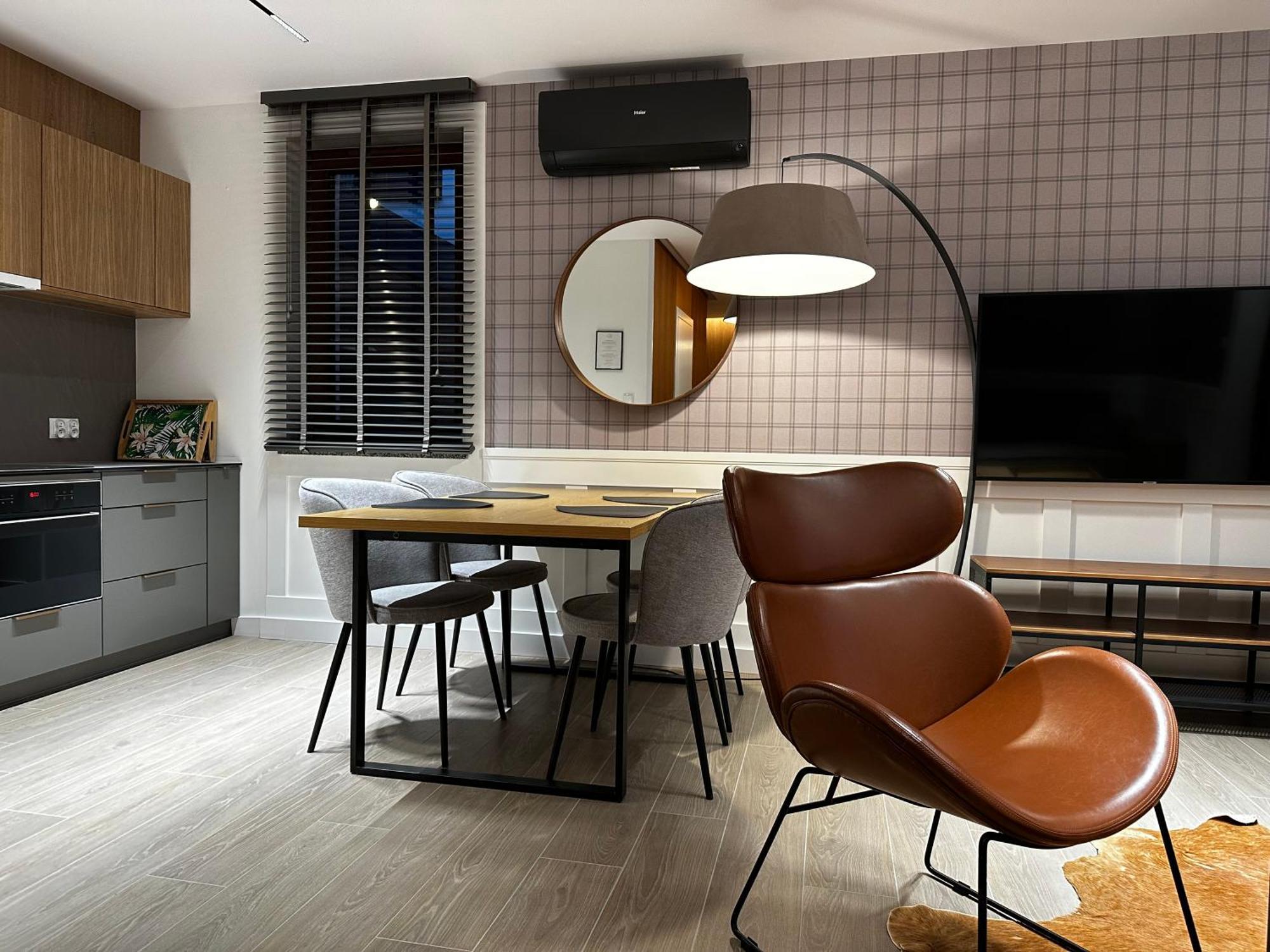 Villa Monica Apartamenty ชเจอร์ค ภายนอก รูปภาพ